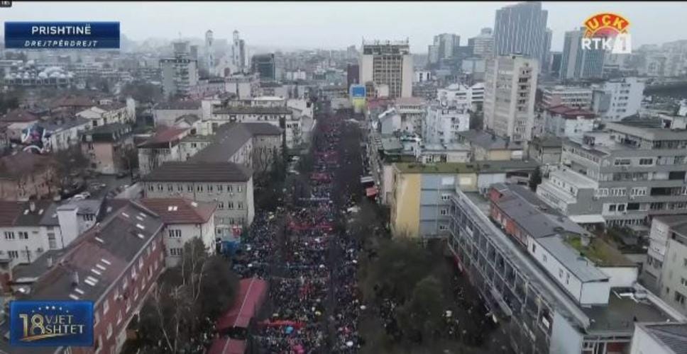 Prishtina Ngrihet në Protestë: "Drejtësi, jo Politikë" Për Ish-Krerët e UÇK-së
