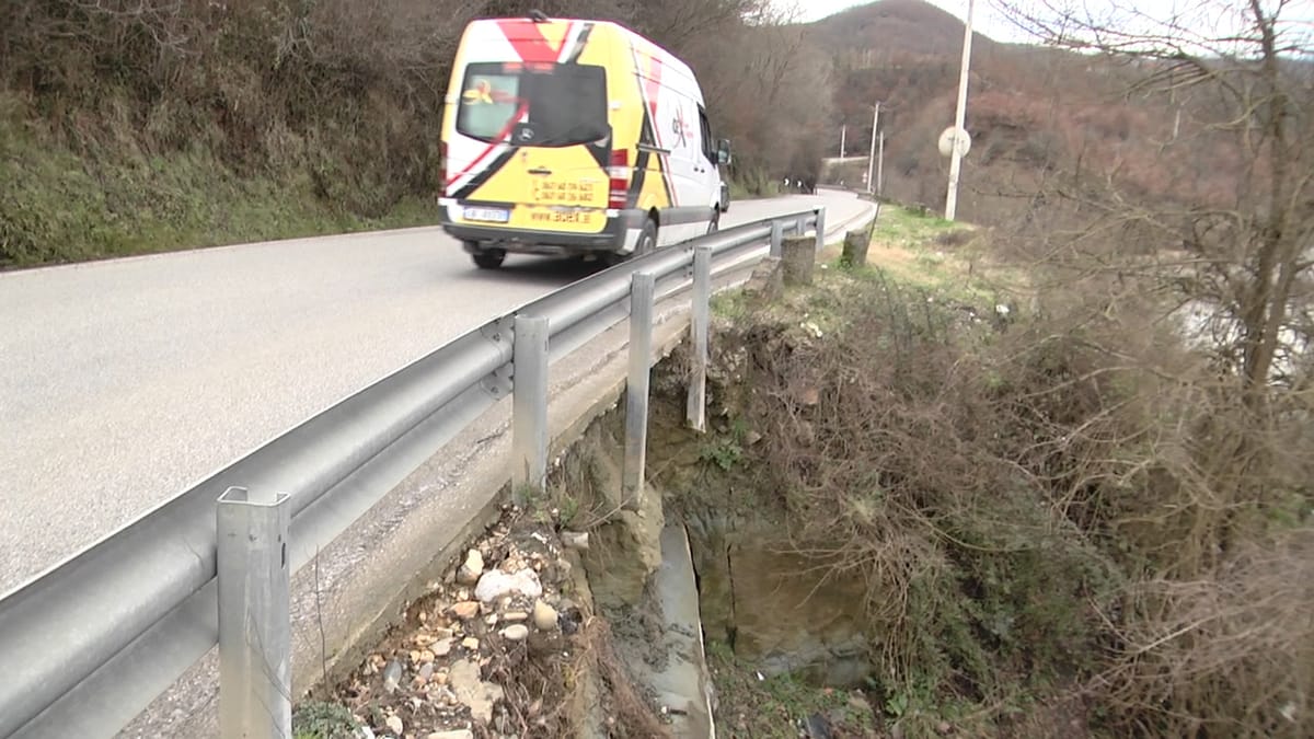 Pse nuk ndërhyhet në rrugën nacionale në Suç?