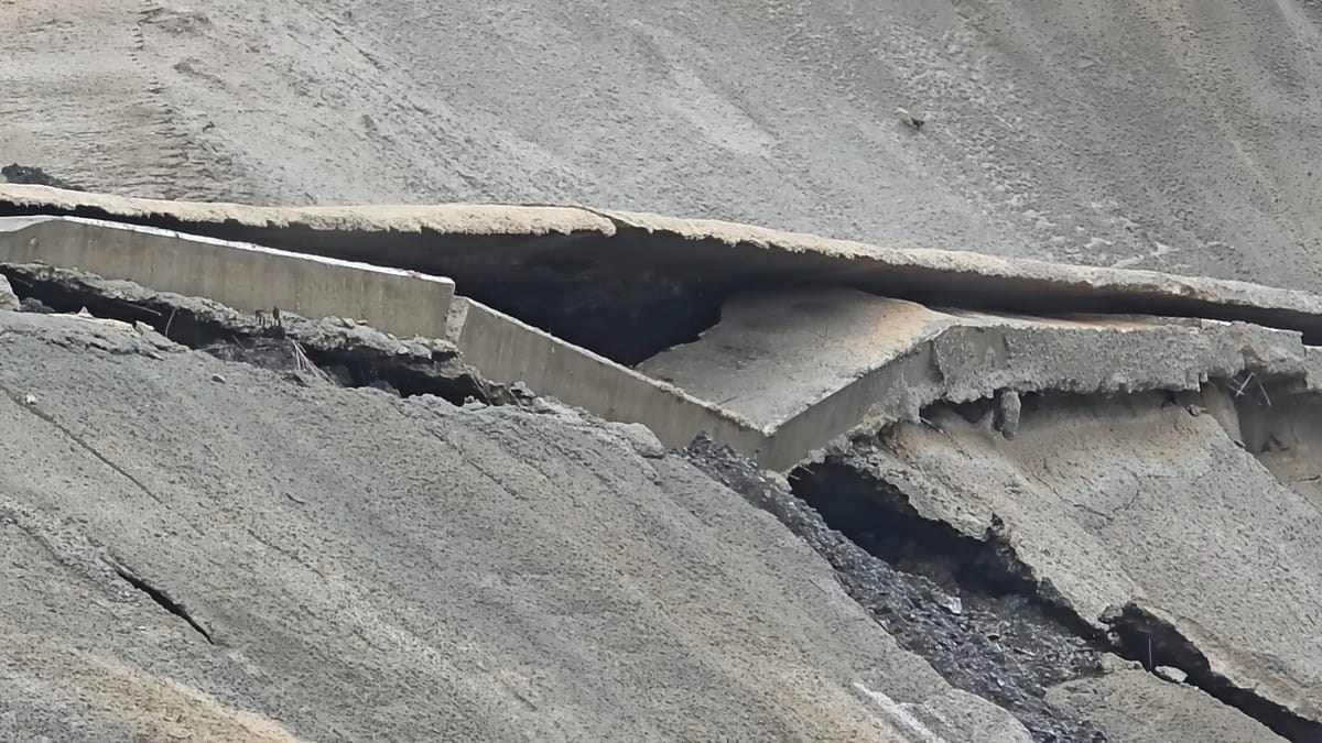 Shembet skarpata e rrugës së Arbrit, rrezikohet bllokimi i qarkullimit