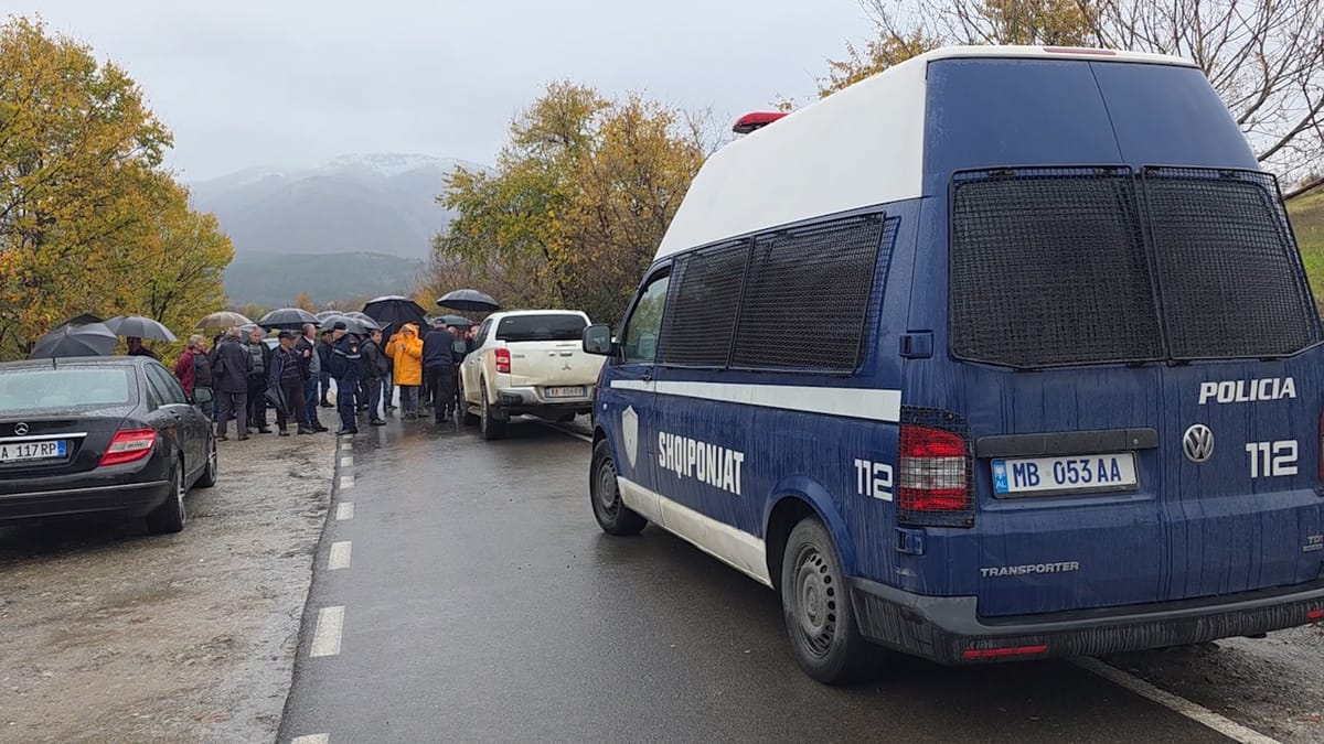 Tentativë për rifillimin e punimeve, banorët e Kurdarisë bllokojnë sërish makineritë e HEC “Doma”