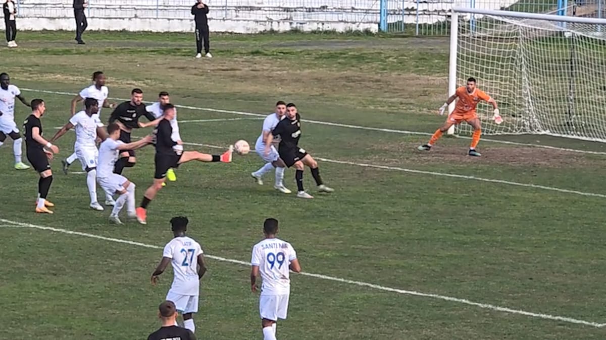 Burreli – Iliria, arbitrim skandaloz në favor të miqëve.