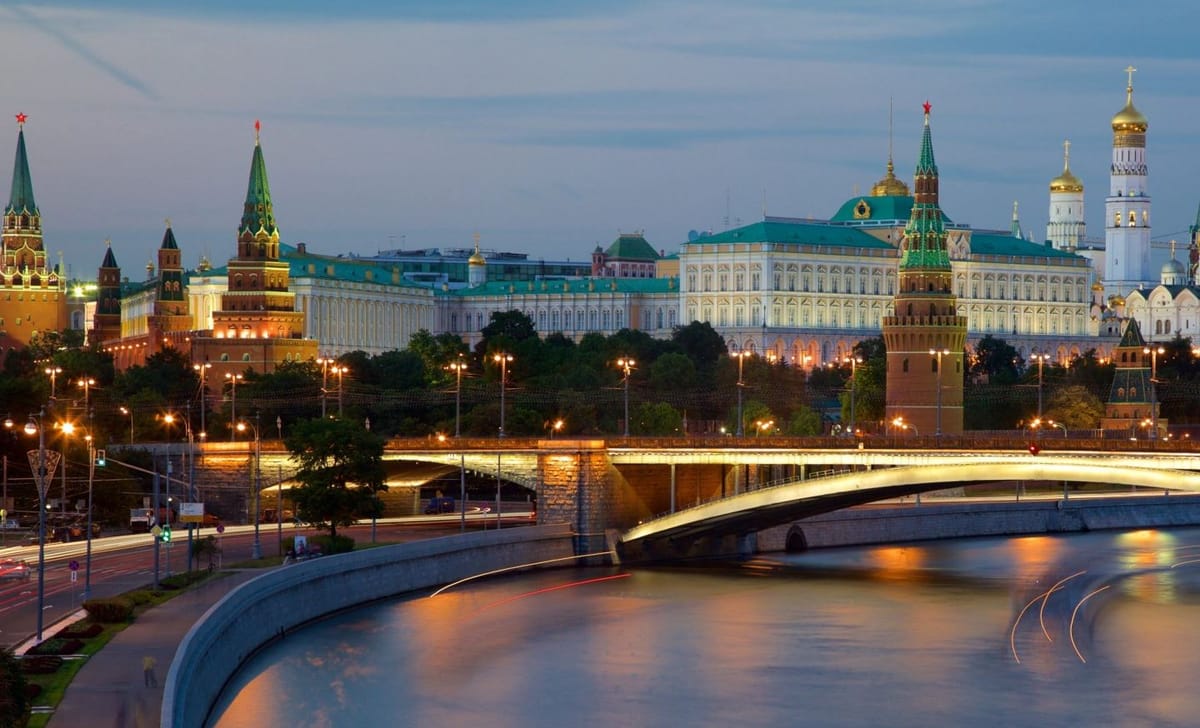 Moska në ‘terr’, bllokohet WhatsApp, Telegram dhe YouTube/ “Corriere Della Sera”: Putin rrit masat e sigurisë pas “asgjësimit” të Khameneit!