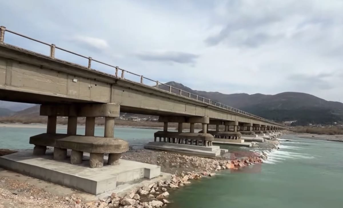“Dëmtohet qëllimisht Ura e Milotit”, ARRSH: Fugat metalike të urës u dëmtuan si pasojë e një tentative grabitjeje
