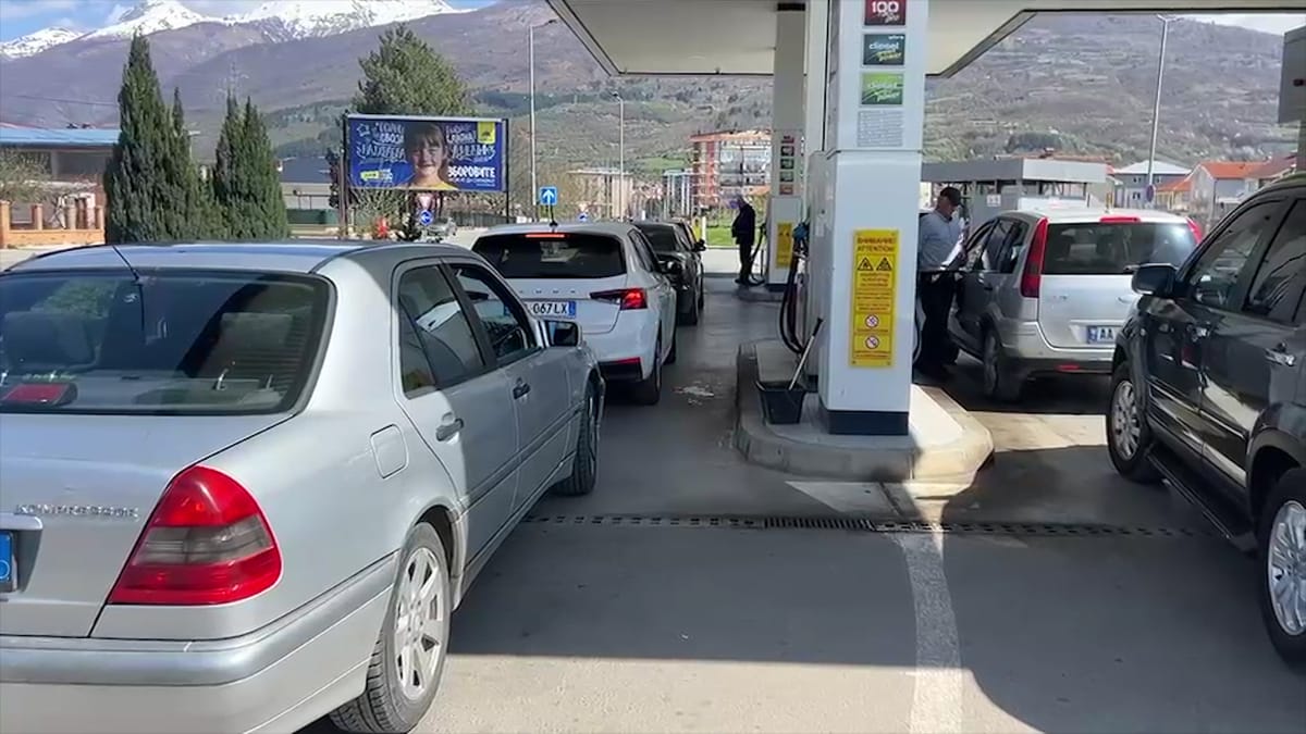 Dyndje drejt MV për tu furnizuar me karburant