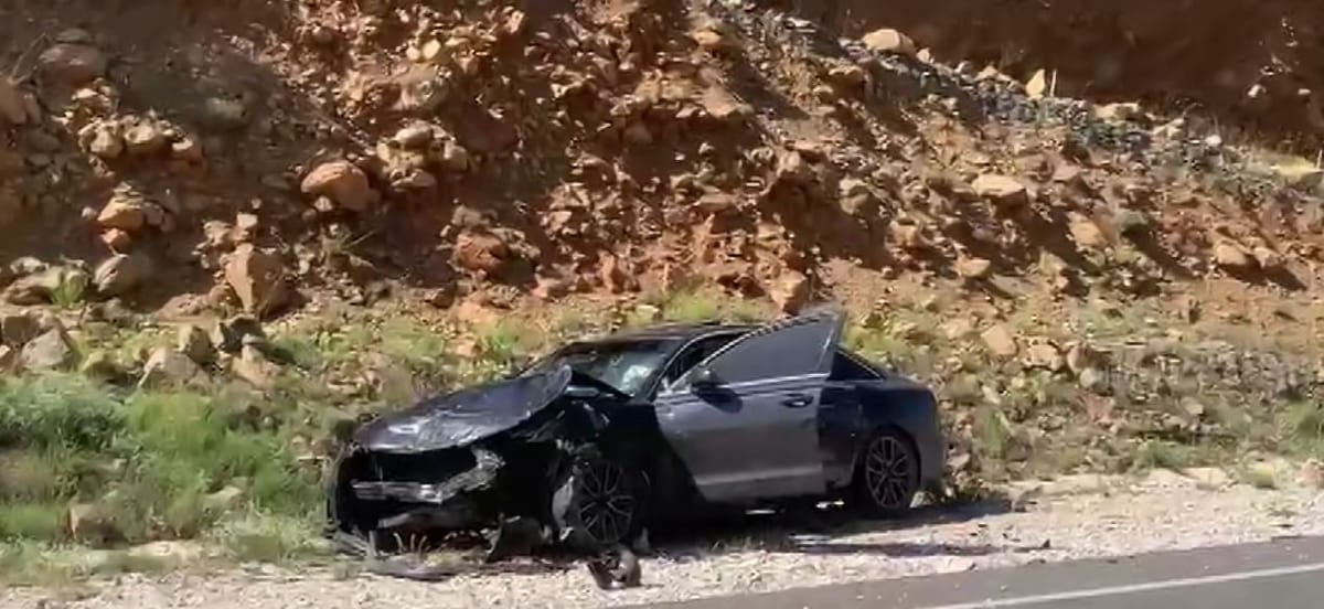 Aksident në Klos, përplasen dy automjete. Një viktimë dhe disa të lënduar! Pamje nga vendngjarja