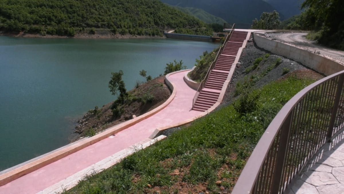 Projekti për rivitalizimin e vijës liqenore dhe zonës përreth në Ulëz, drejt fundit