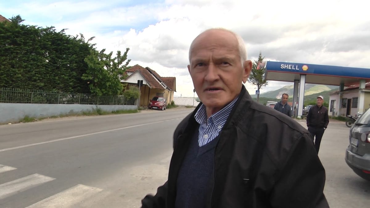 RRUGA MELAN E RREZIKSHME PËR NXËNËSIT E SHKOLLËS E BANORËT E ZONËS