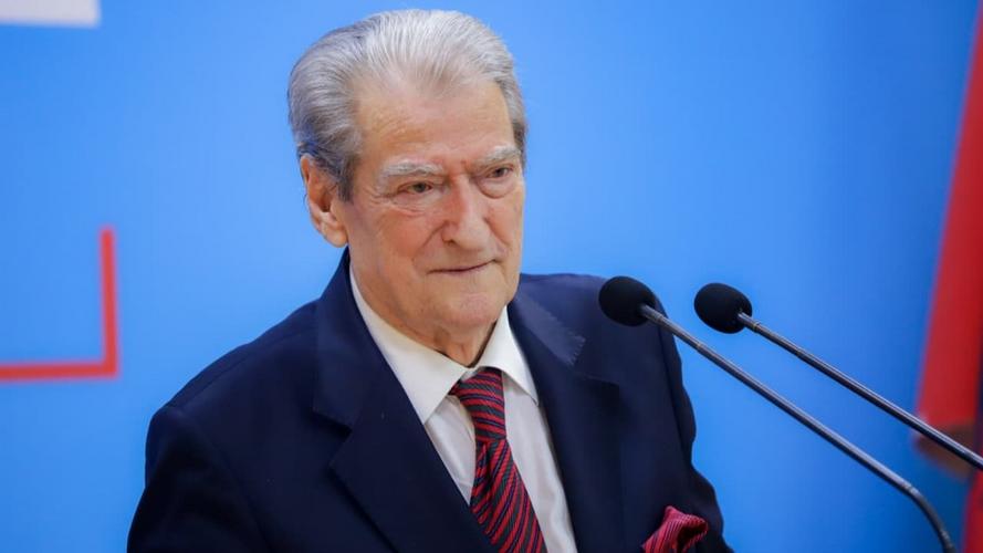 Berisha bën jehonë akuzave të eurodeputetit Zdechovsky ndaj Ramës për transport parash