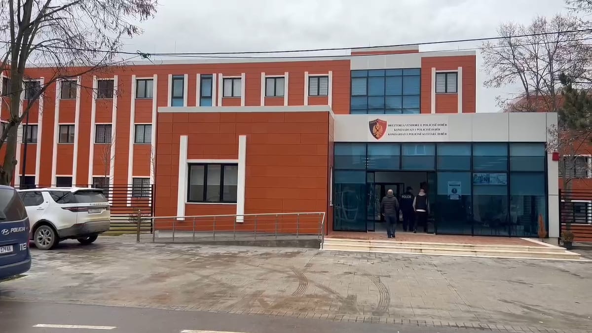 E PAZAKONTË NË BULQIZË, BASHKËFSHATARI E QËLLON ME ÇIFTE, E NGATËRRON ME KAFSHËT E EGRA
