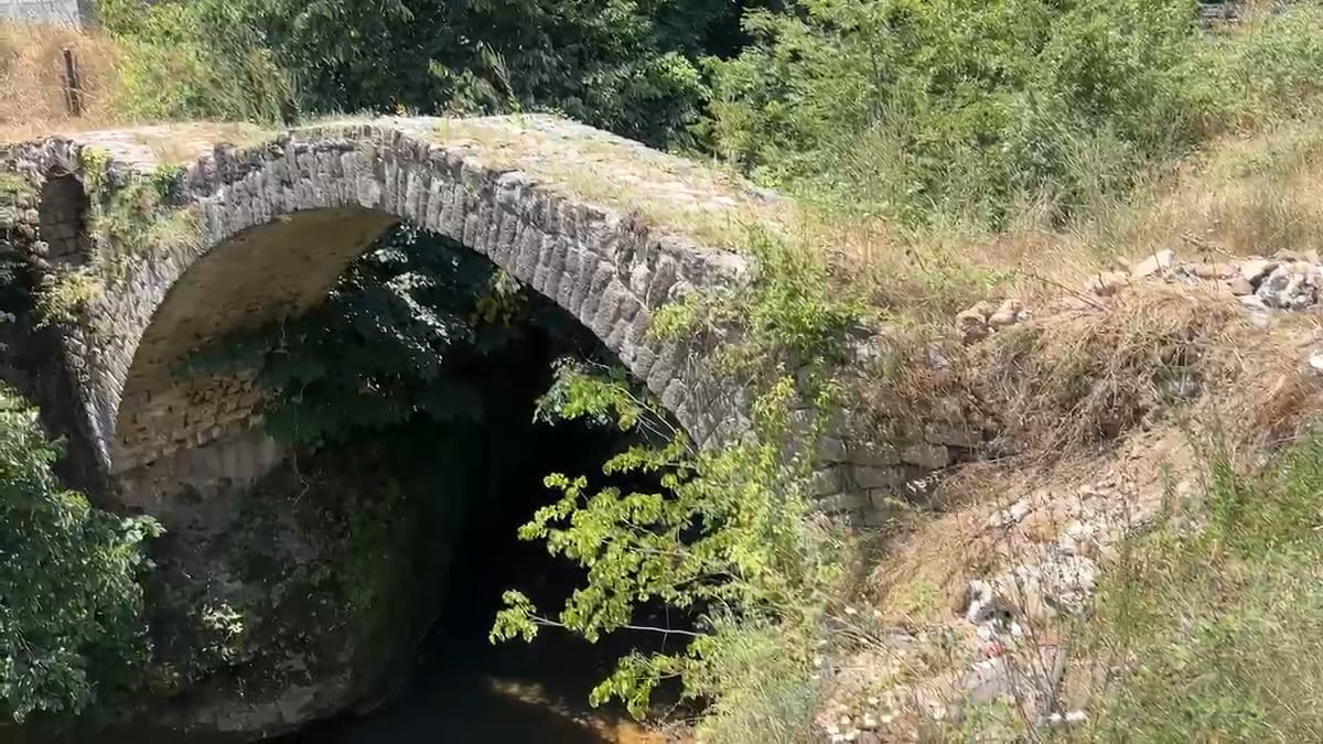 Ura e “Halilajve” në Klos, një monument kulture që kërkon përkujdesje