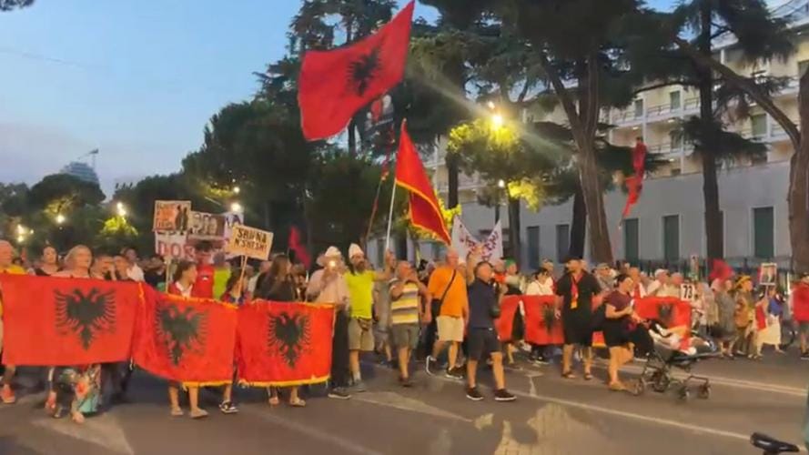 Dita e 73-të e Protestave: Qytetarët Kërkojnë Ndryshim Politik