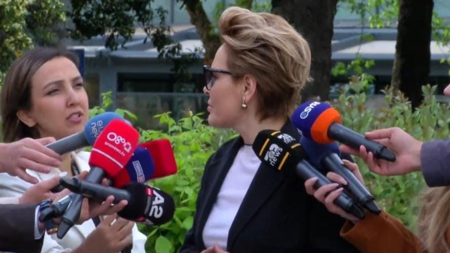 Gjyqi Meta-Kryemadhi shtyhet për shkak të bojkotit të avokatëve, reagon ashpër Monika Kryemadhi