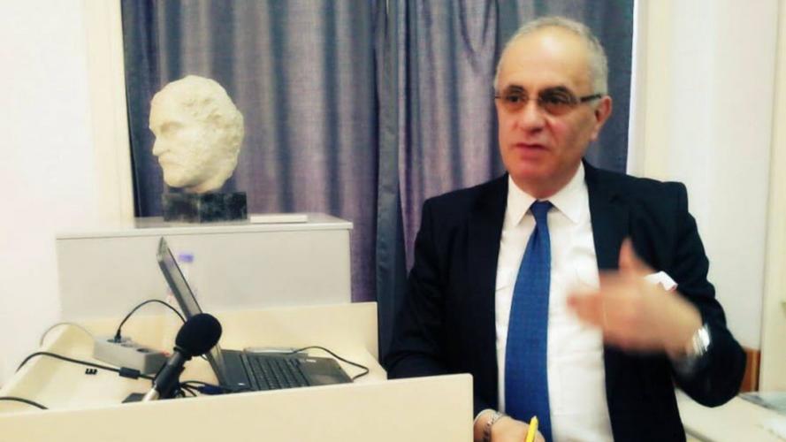 Profesor Fuga: Studentët kanë gjithmonë të drejtë, mos i prekni!