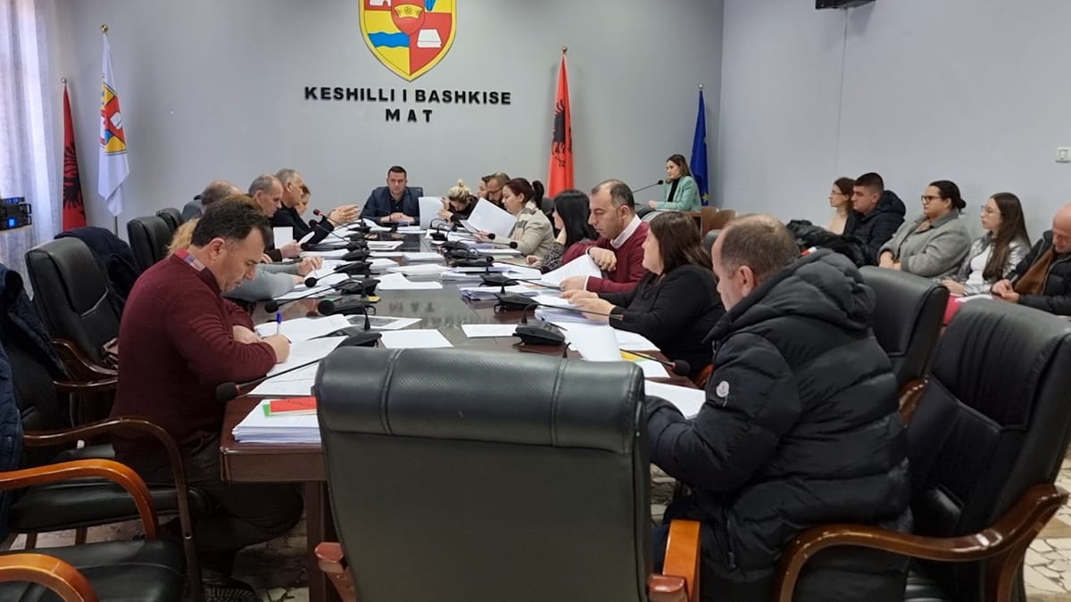 MBLIDHET KËSHILLI BASHKIAK MAT, MIRATOHEN 15 PIKAT E RENDIT TË DITËS