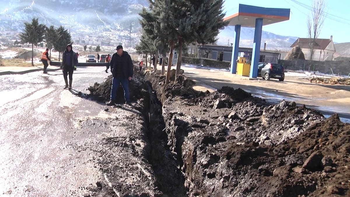 Bashkia Bulqizë nis riparimin e kanalizmeve të ujërave të bardha në Lagjen e Re