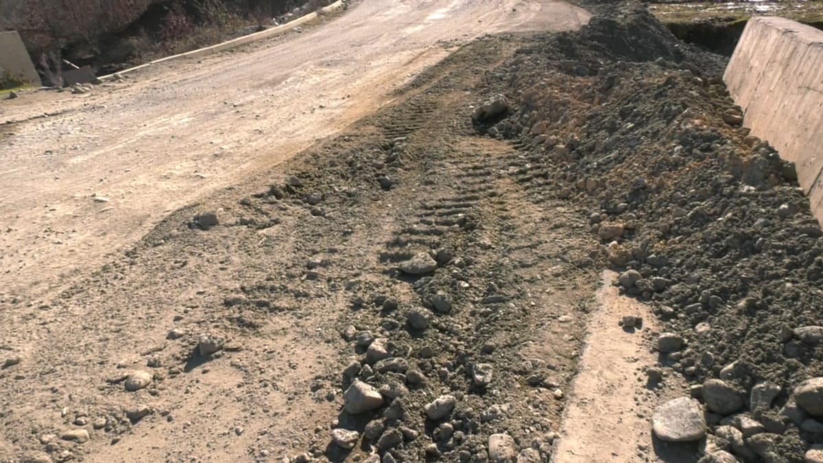 Mbrohet provizorisht nga shembja ura në Urakë