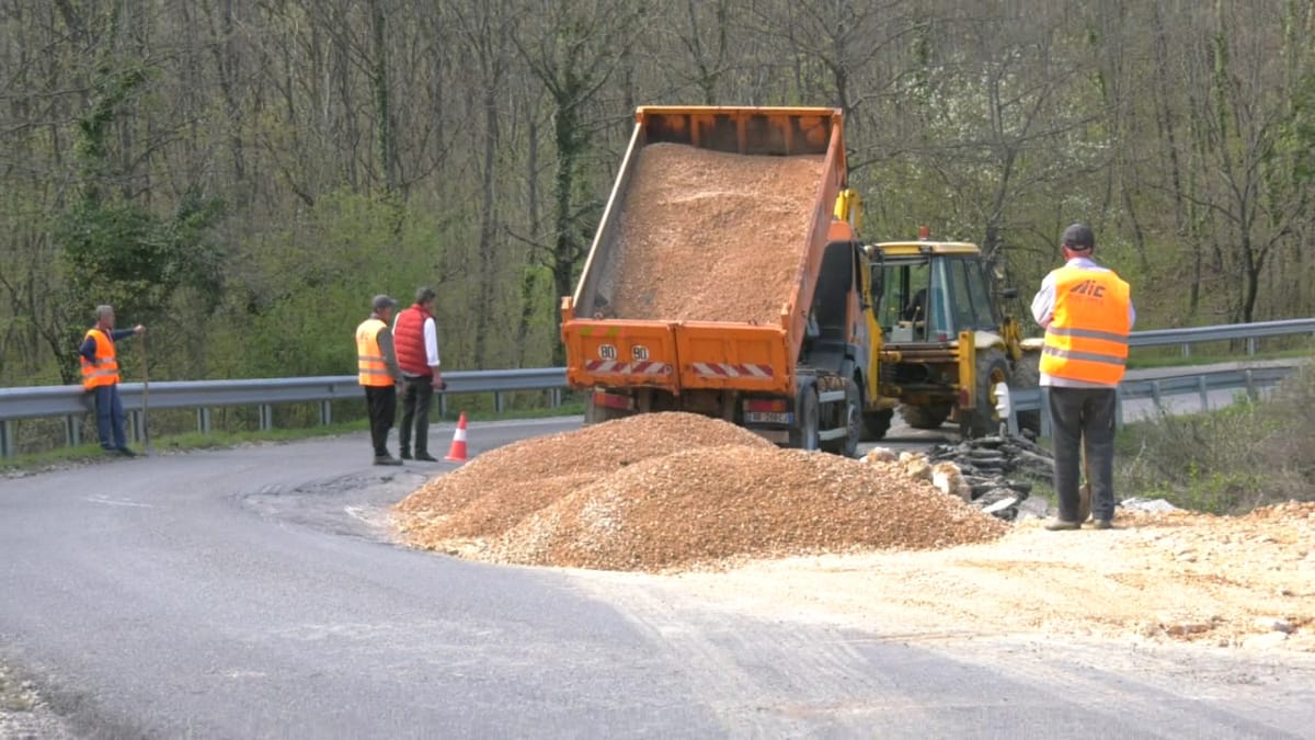 Burrel – Skuraj, firma nis riparimin e pjesëve të deformuara?