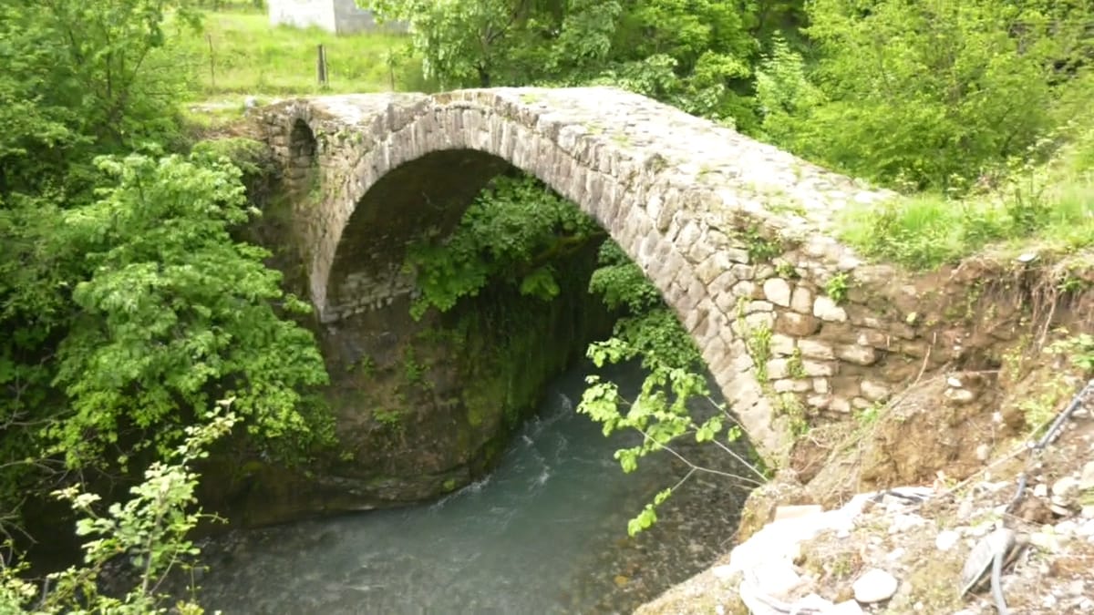 Ura e “Halilajve” monument kulture në rrezik?