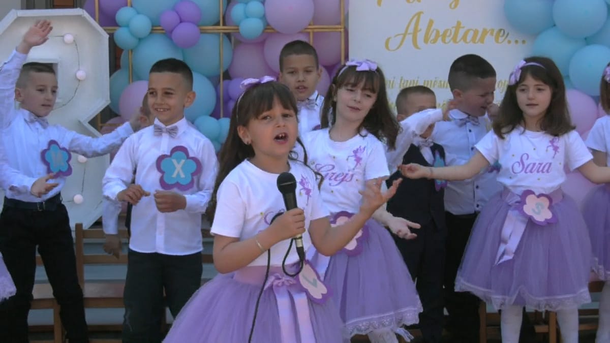 Klasa e I-rë A shkolla “31 Korriku”, mbyll me festë librin e abetares