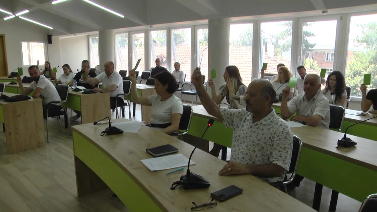 Mblidhet Këshilli Bashkiak Dibër, kalon dy pikat e rendit të ditës