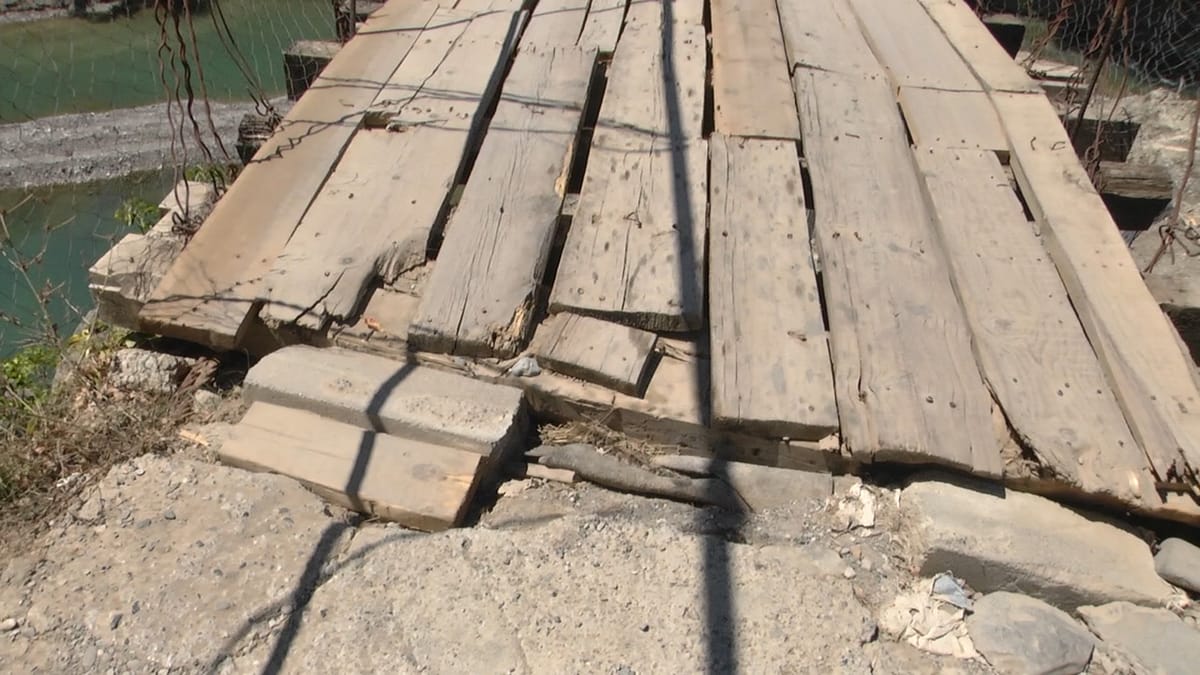  URA EKZISTUESE E DOMIT, E RREZIKSHME