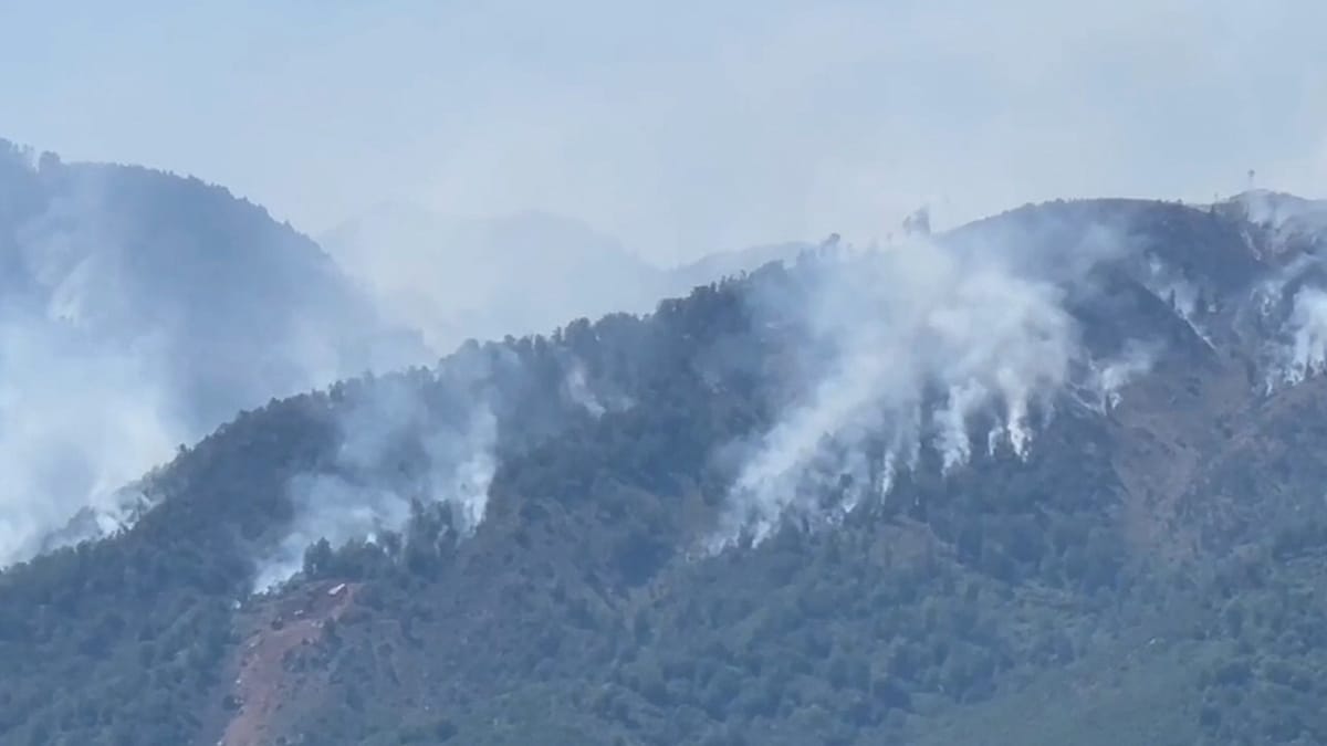 Bulqiza nën "pushtetin" e flakëve, vatër e madhe zjarri edhe në fshatin Gjuras