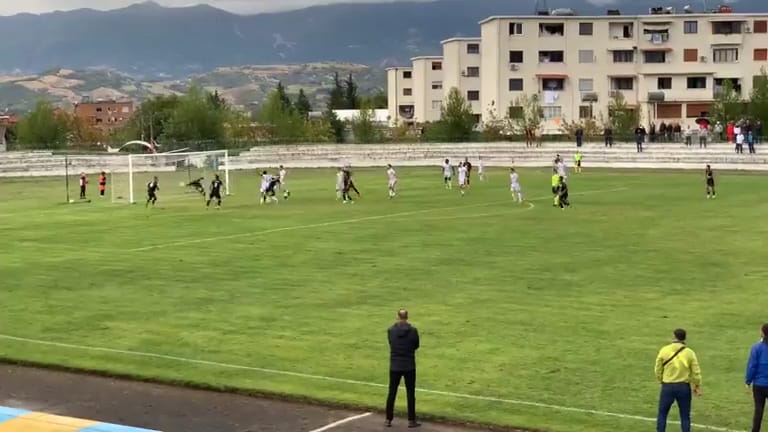 Futboll / Burreli merr tjetër pikë të rëndësishme në transfertë, barazon në Fier ndaj Apolonisë