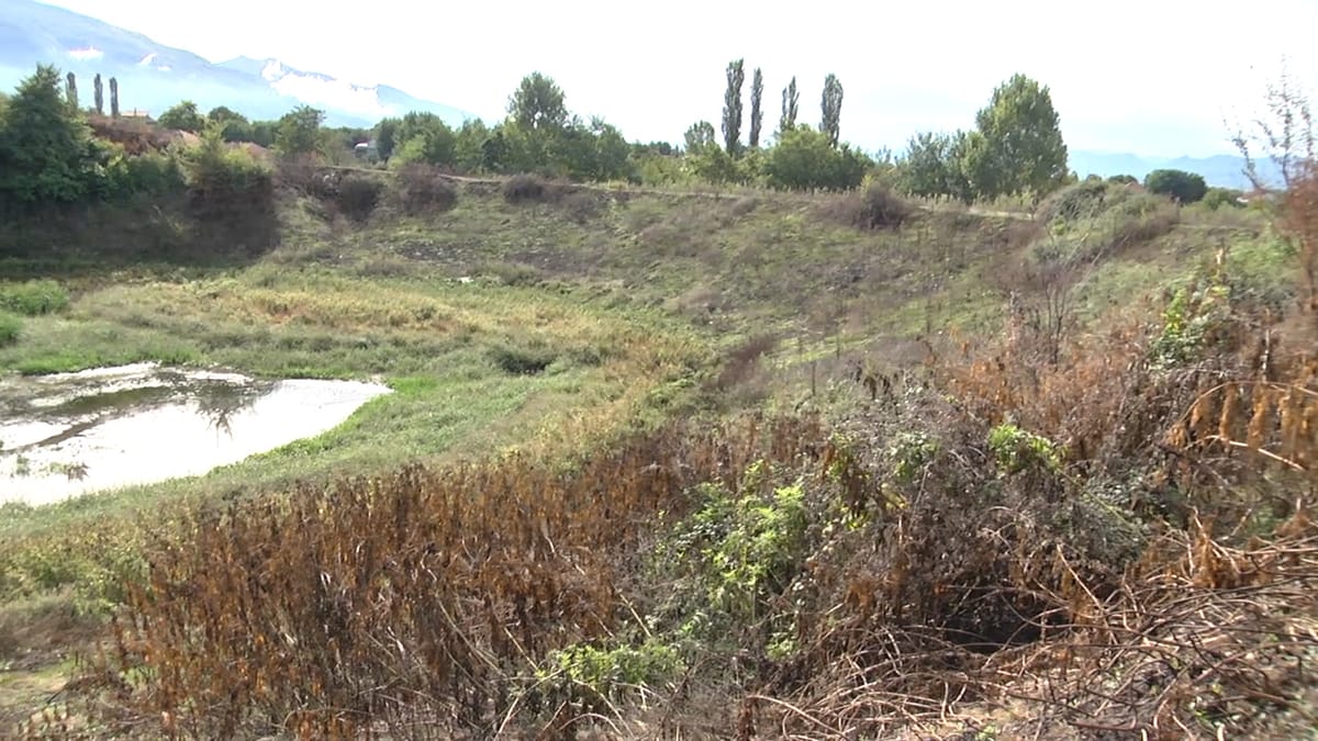 Vojniku prej vitesh pa vaditje, banorët: Na prishën rezervuarin