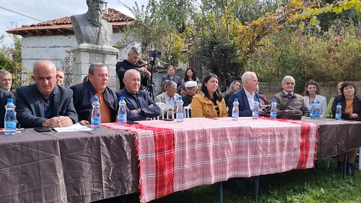 Aktivitet letrar tek shtëpia e “Pjetër Budit”, në Gurë të Bardhë