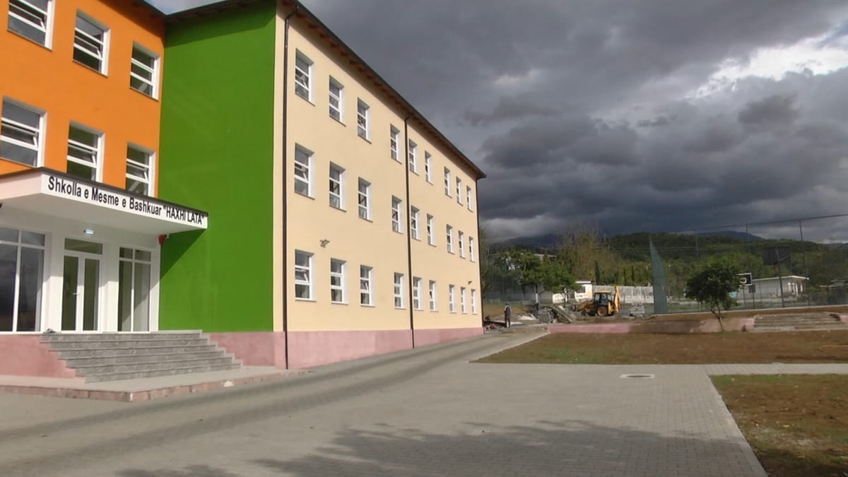 Suç, fëmijët rikthehen në shkollën e rikonstruktuar