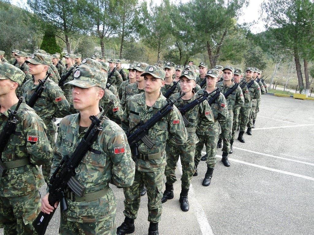 FA në kërkim të personelit të ri, aplikimet deri me 31 Dhjetor