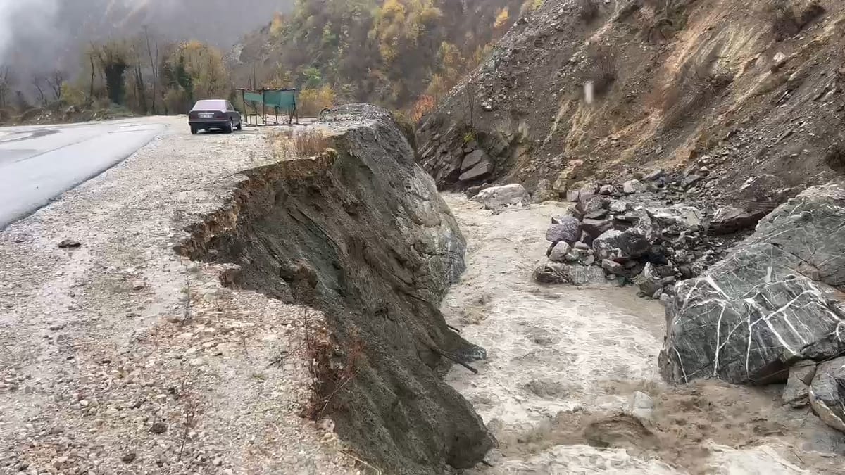 Zalli i Murrizes rrezikon trasenë e rrugës së Arbrit