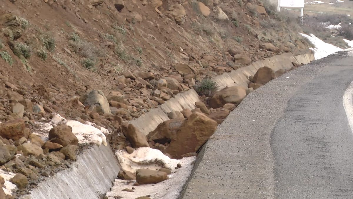 Shembje gurësh në rrugën e Arbrit, afër Qaf Buallit