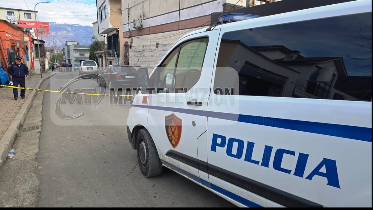 Burrel/Gjendet lëndë plasëse poshtë një automjeti