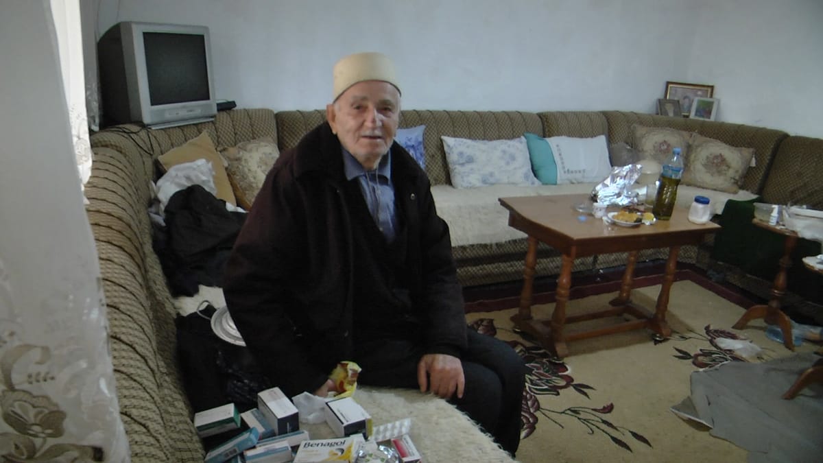 95-vjeçari në sfidë me vetminë e të ardhurat e pakta ekonomike