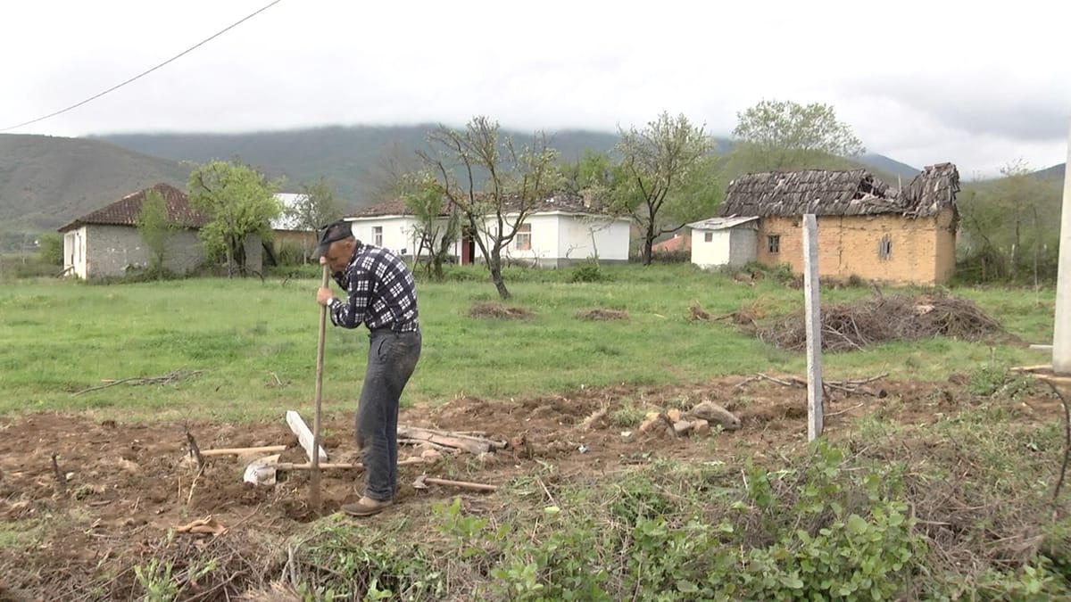 U largua në Durrës 19 vite më parë, rikthehet në fshatin e tij Lik Dumani