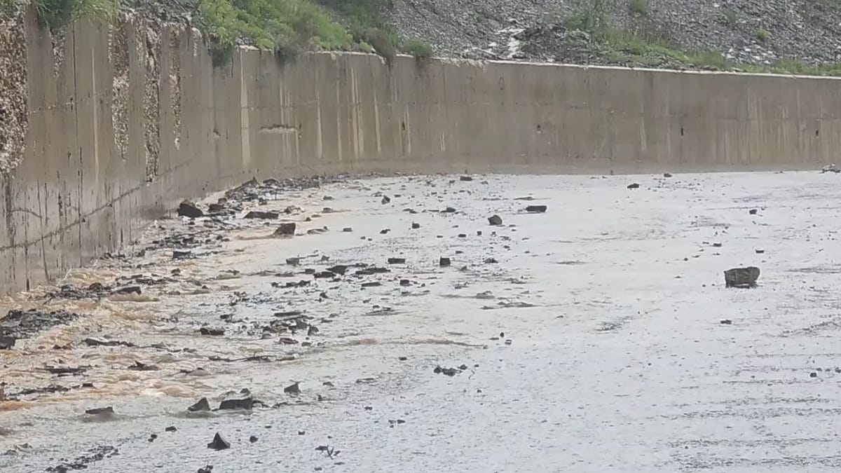 Asnjë kujdes ndaj bypassit të Murrizit, gurët pushtojnë rrugën