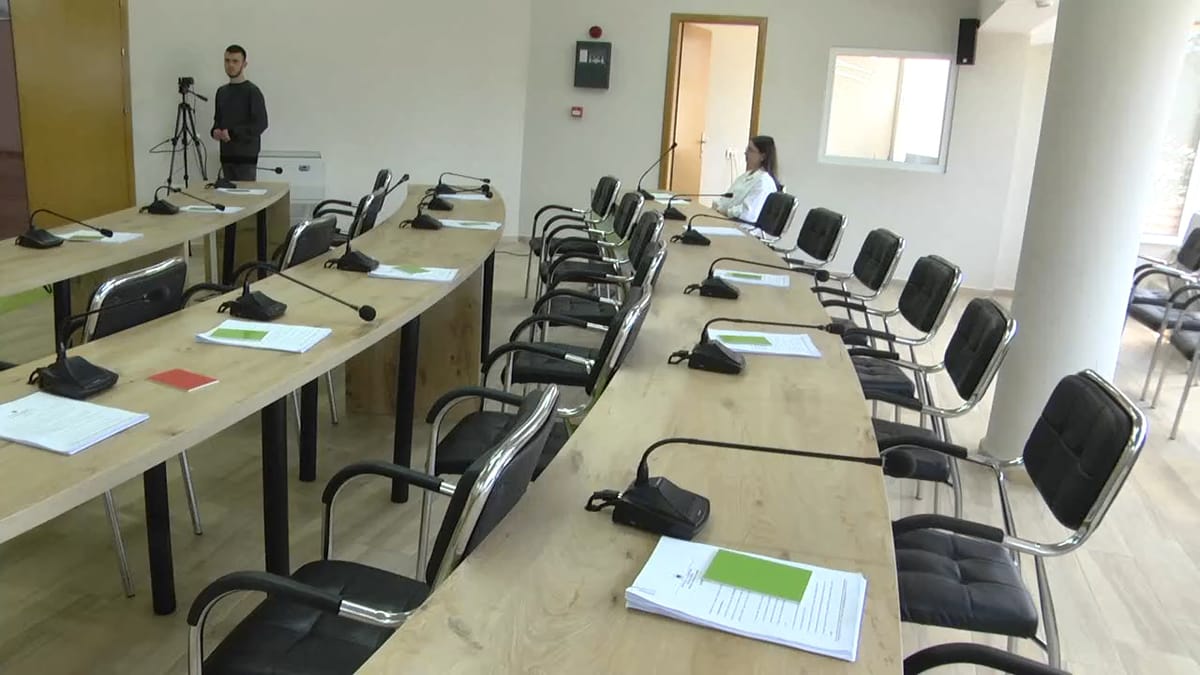 Dështon mbledhja e Këshillit Bashkiak Dibër