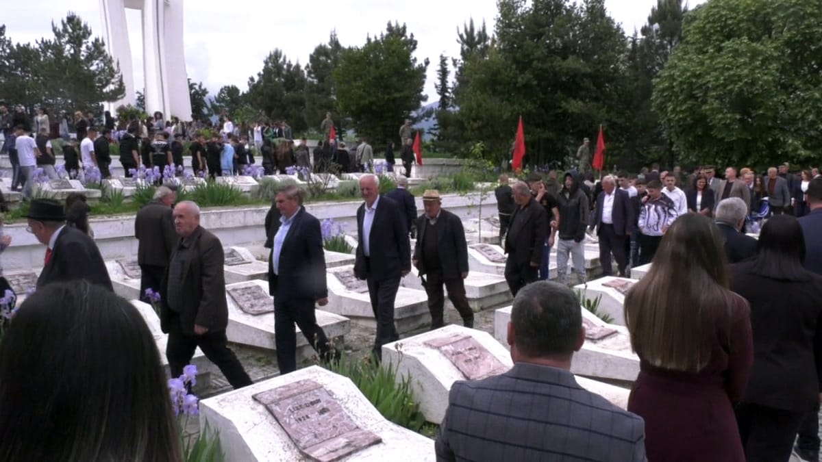 5 Maji, nderohen dëshmorët në Mat