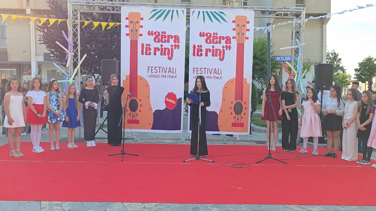 Mat / Zhvillohet festivali i këngës për fëmijë “Zëra të rinj”