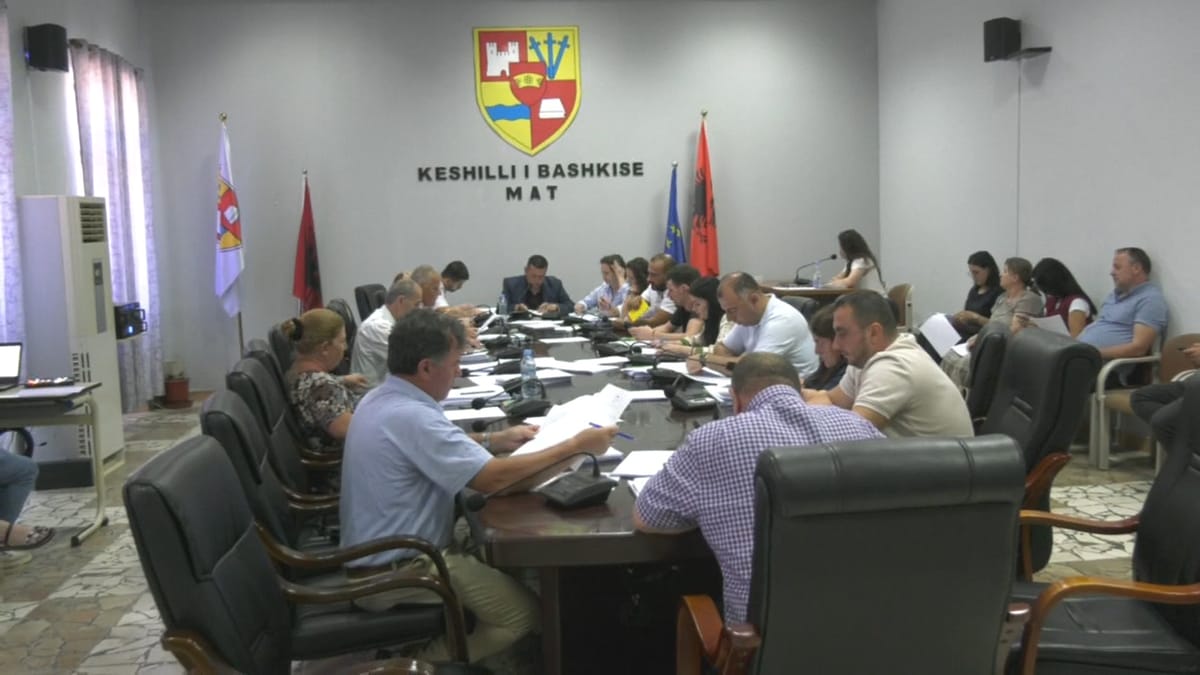 Mblidhet Këshilli i Bashkisë Mat, miraton të gjitha pikat e rendit të ditës