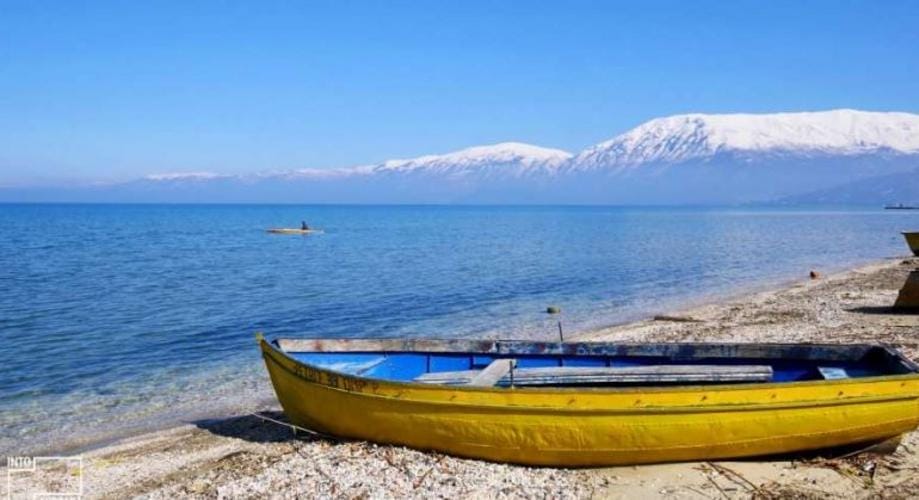 Gjendet trupi i pajetë i një personi në ujërat e liqenit të Pogradecit