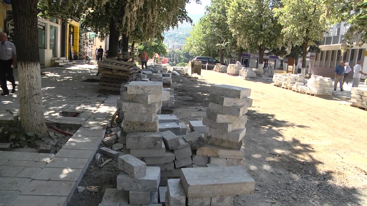 Punimet në bulevardin e Peshkopisë, shqetësim për qytetarët