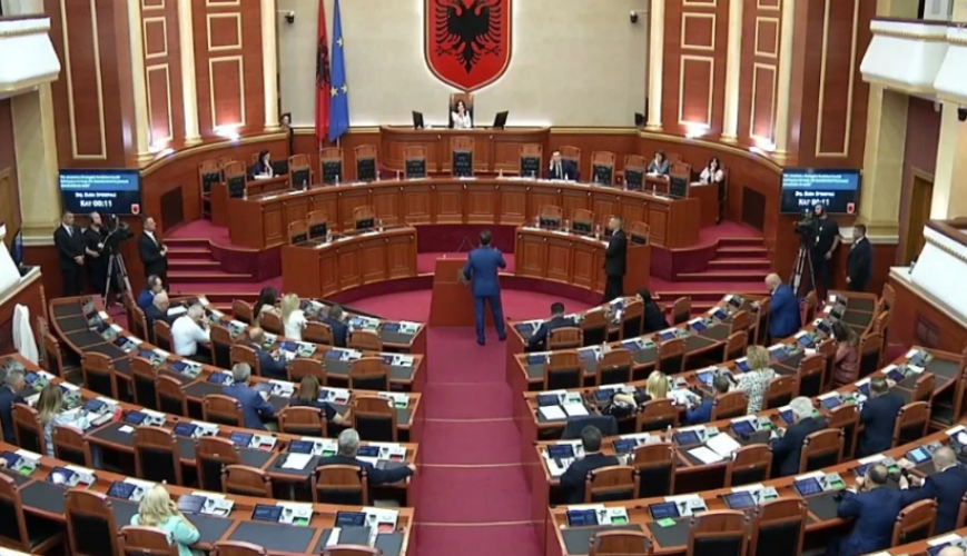 “Mamica e Kuvendit”/ Noka ofendon Spropalin, kryeparlamentarja: Mos guxo, sikur ke ardhur nga mali