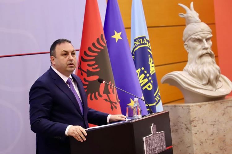 “Agjencia Dixhitale”, aplikacion i ri në dispozicion të qytetarëve. Ministri Hoxha: Nuk ka vend për abuzim me uniformën