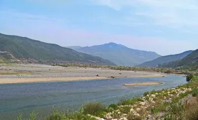 Peshkatari mbytet në ujërat e lumit Mat, nis operacioni i kërkimit për trupin