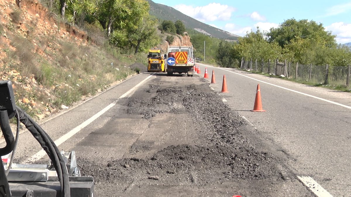 Pas lajmit në “Mat Tv” ndërhyhet në rrugën nacionale në fshatin Peladhi