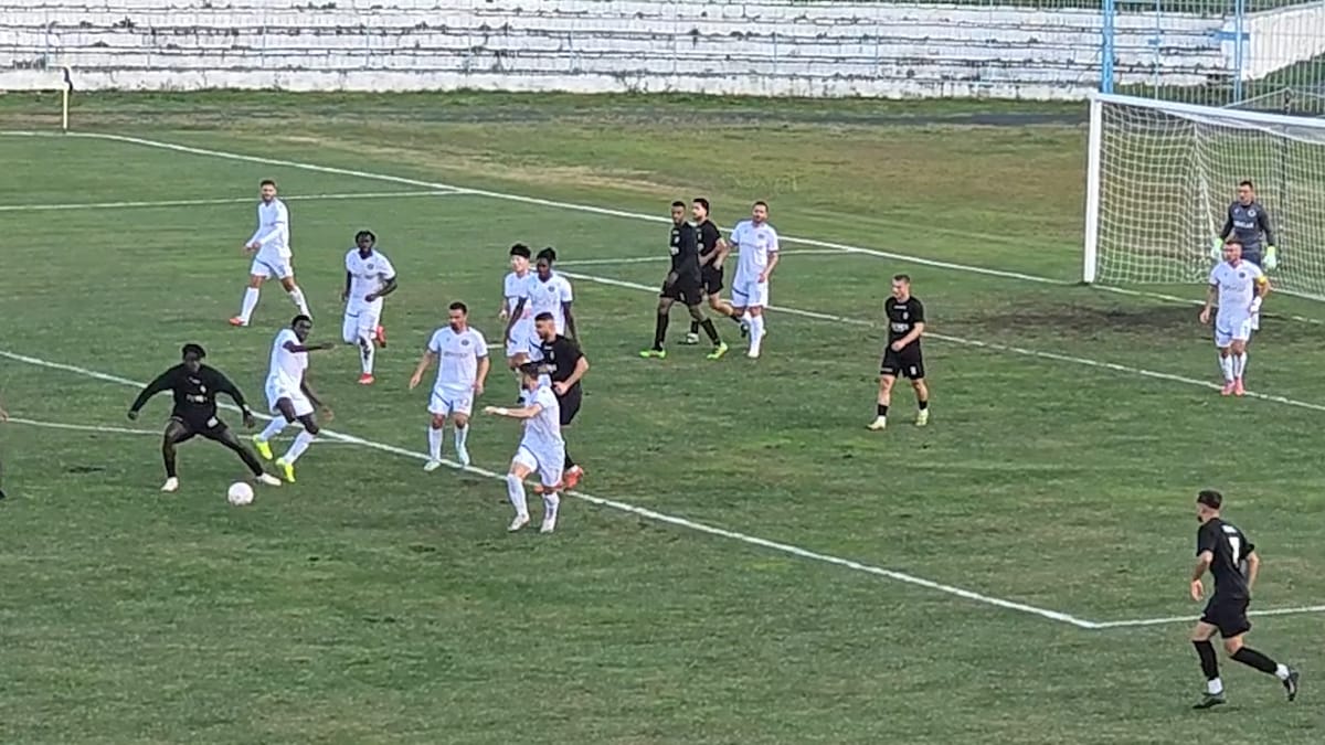 KS Burreli distancohet nga akuzat për racizëm ndaj lojtarit Arnold