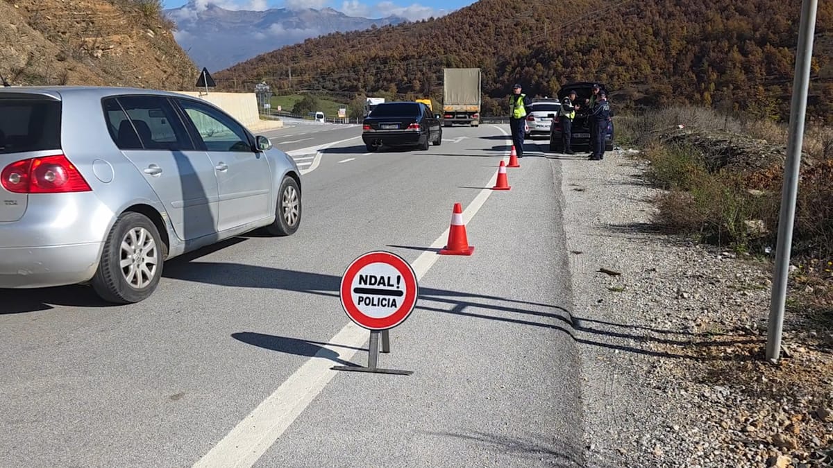 Njësia Operacionale për Sigurinë Rrugore zbarkon në rrugën e Arbrit, ndëshkohen dhjetra drejtues mjetesh