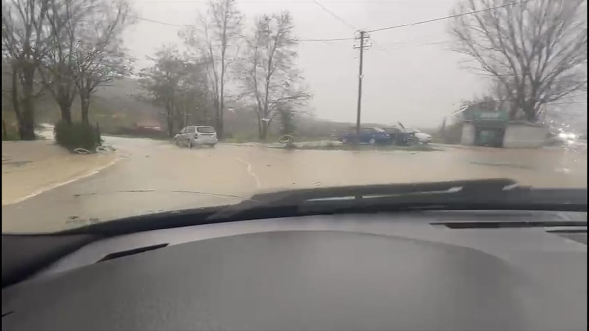 Probleme edhe në rrugët nacionale Burrel - Skuraj, Burrel – Klos dhe Burrel - Rrëshen